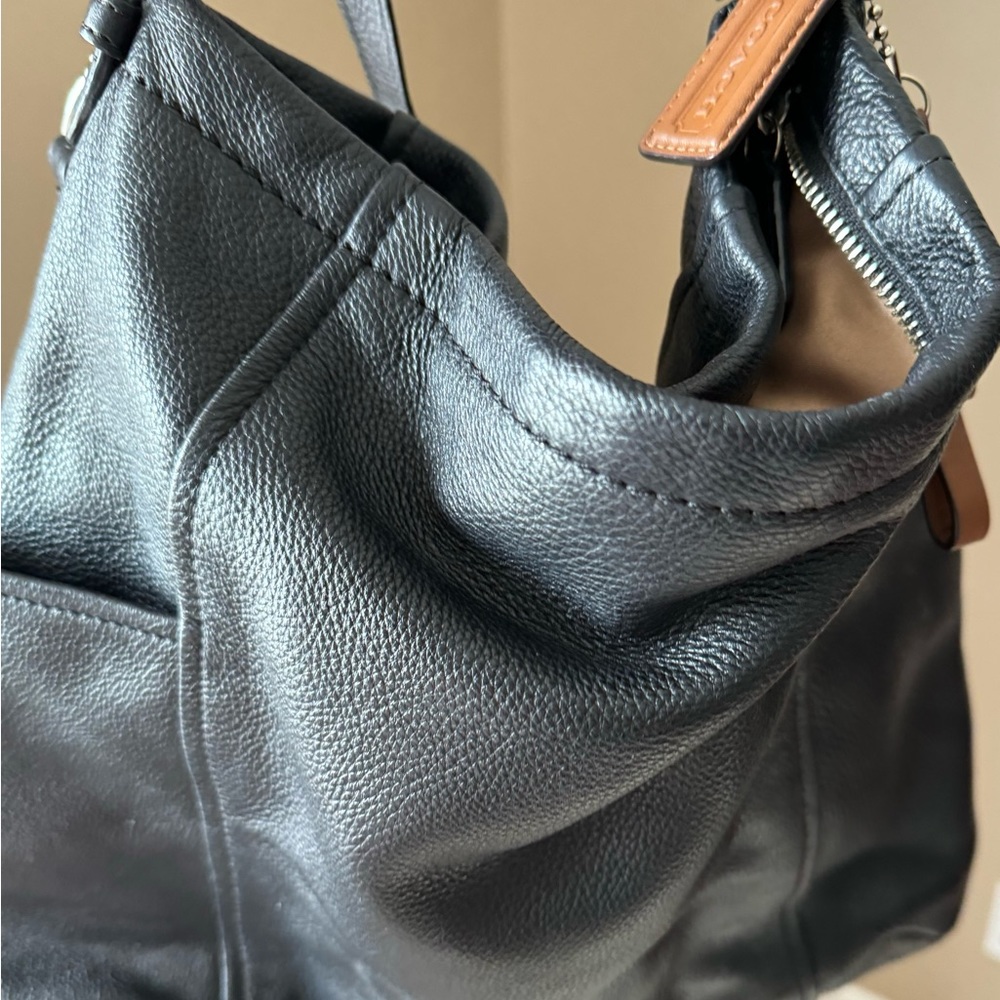 Coach tote - Picture 3 of 4